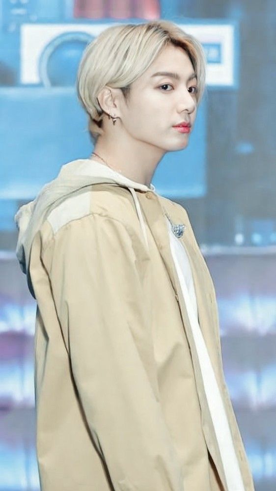 photo Jungkook Blond Hair 2021 Wallpaper